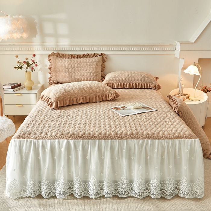 91家纺网 家纺一手货源 找家纺 怡源梦 2025新款A类牛奶绒夹棉床裙单件-甜心公主系列 咖色