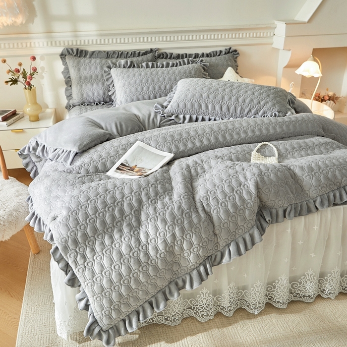 91家纺网 家纺一手货源 找家纺 怡源梦 2025新款A类牛奶绒夹棉床裙单件-甜心公主系列 灰色