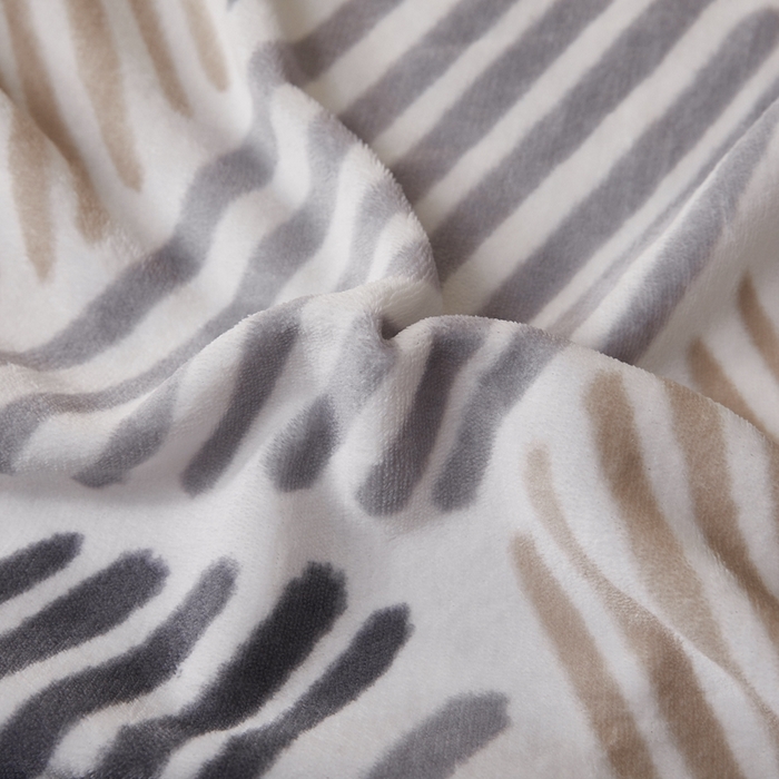 91家纺网 家纺一手货源 找家纺 翎盈家纺 2025新款加厚高克重牛奶绒乳胶枕头套 柏拉图-灰