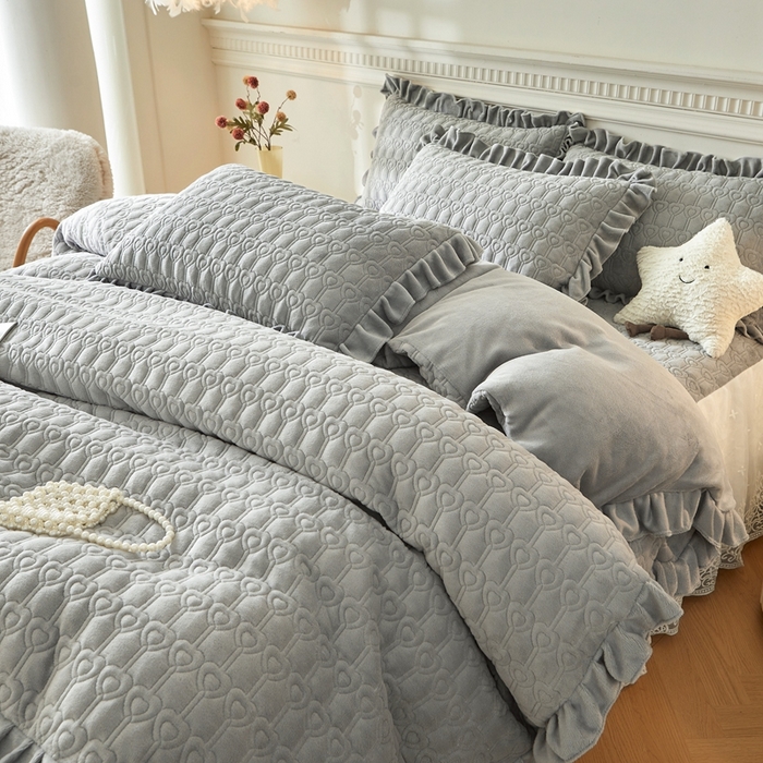 91家纺网 家纺一手货源 找家纺 怡源梦 2025新款A类牛奶绒夹棉床裙单件-甜心公主系列 灰色