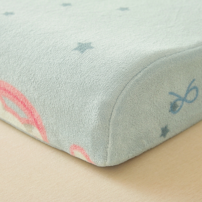 91家纺网 家纺一手货源 找家纺 翎盈家纺 2025新款加厚高克重牛奶绒乳胶枕头套 比尔狗蓝