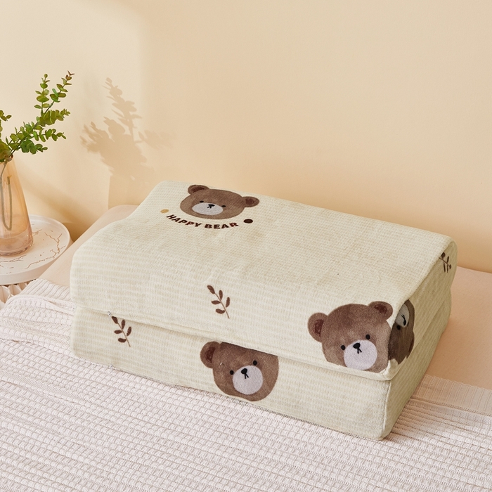 91家纺网 家纺一手货源 找家纺 翎盈家纺 2025新款加厚高克重牛奶绒乳胶枕头套 开心小熊