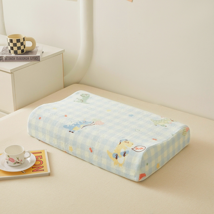 91家纺网 家纺一手货源 找家纺 翎盈家纺 2025新款加厚高克重牛奶绒乳胶枕头套 恐龙乐园