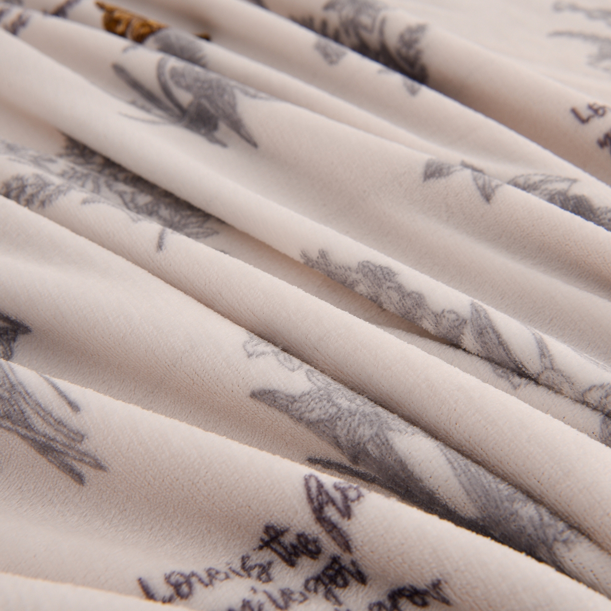 91家纺网 家纺一手货源 找家纺 紫月轩家纺 2025新款A类牛奶绒小清新印花四件套 田园蝶梦