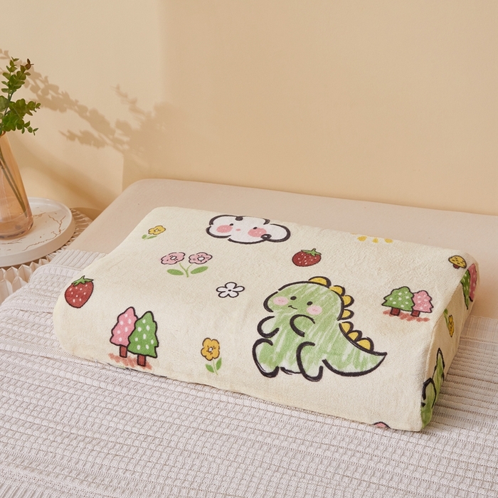 91家纺网 家纺一手货源 找家纺 翎盈家纺 2025新款加厚高克重牛奶绒乳胶枕头套 淘气恐龙