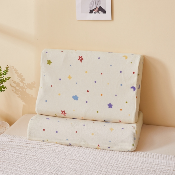 91家纺网 家纺一手货源 找家纺 翎盈家纺 2025新款加厚高克重牛奶绒乳胶枕头套 童话星空