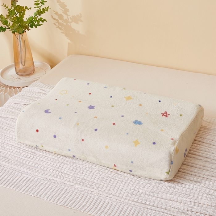 91家纺网 家纺一手货源 找家纺 翎盈家纺 2025新款加厚高克重牛奶绒乳胶枕头套 童话星空