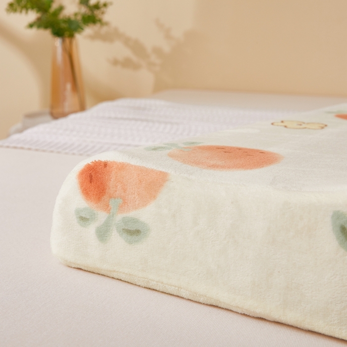 91家纺网 家纺一手货源 找家纺 翎盈家纺 2025新款加厚高克重牛奶绒乳胶枕头套 心想事成