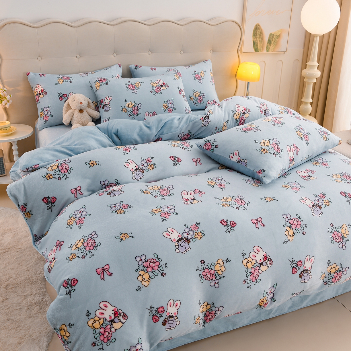 91家纺网 家纺一手货源 找家纺 紫月轩家纺 2025新款A类牛奶绒小清新印花四件套 花漾兔语