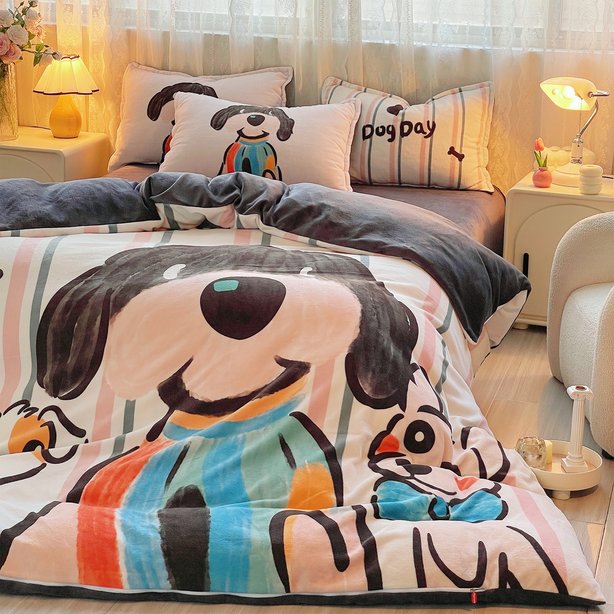 91家纺网 家纺一手货源 找家纺 炫拼家纺 2025新款大版数码印花卡通高克重牛奶绒四件套 乔治汪汪