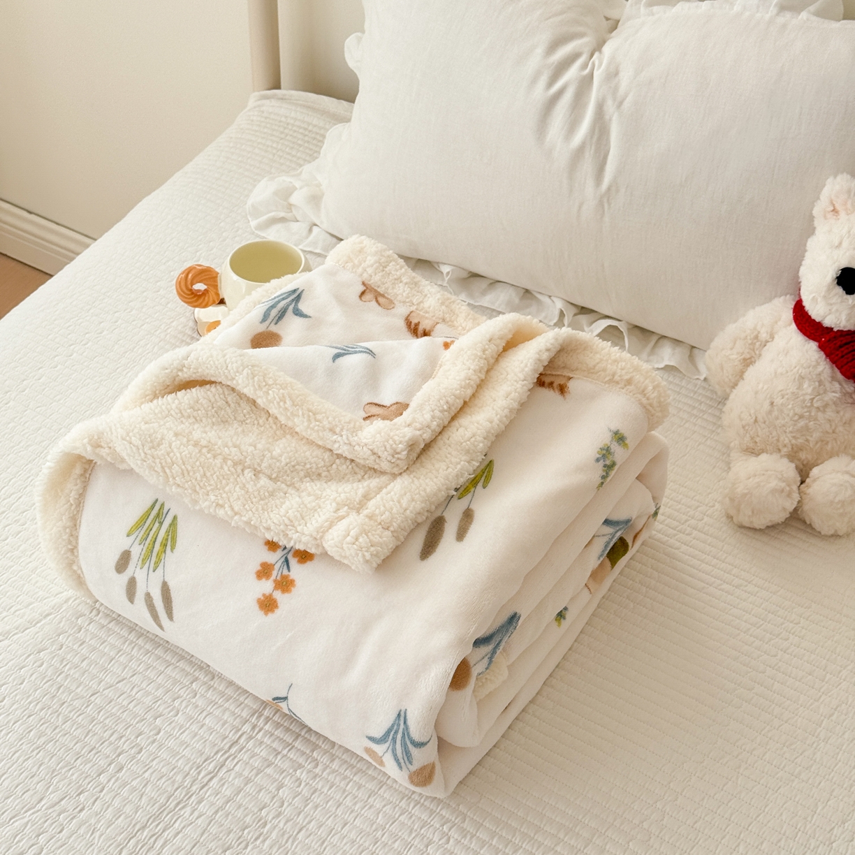 91家纺网 家纺一手货源 找家纺 沐慕 2025新款牛奶绒拼羊羔绒毛毯盖毯毯子 毛毯-田园松鼠