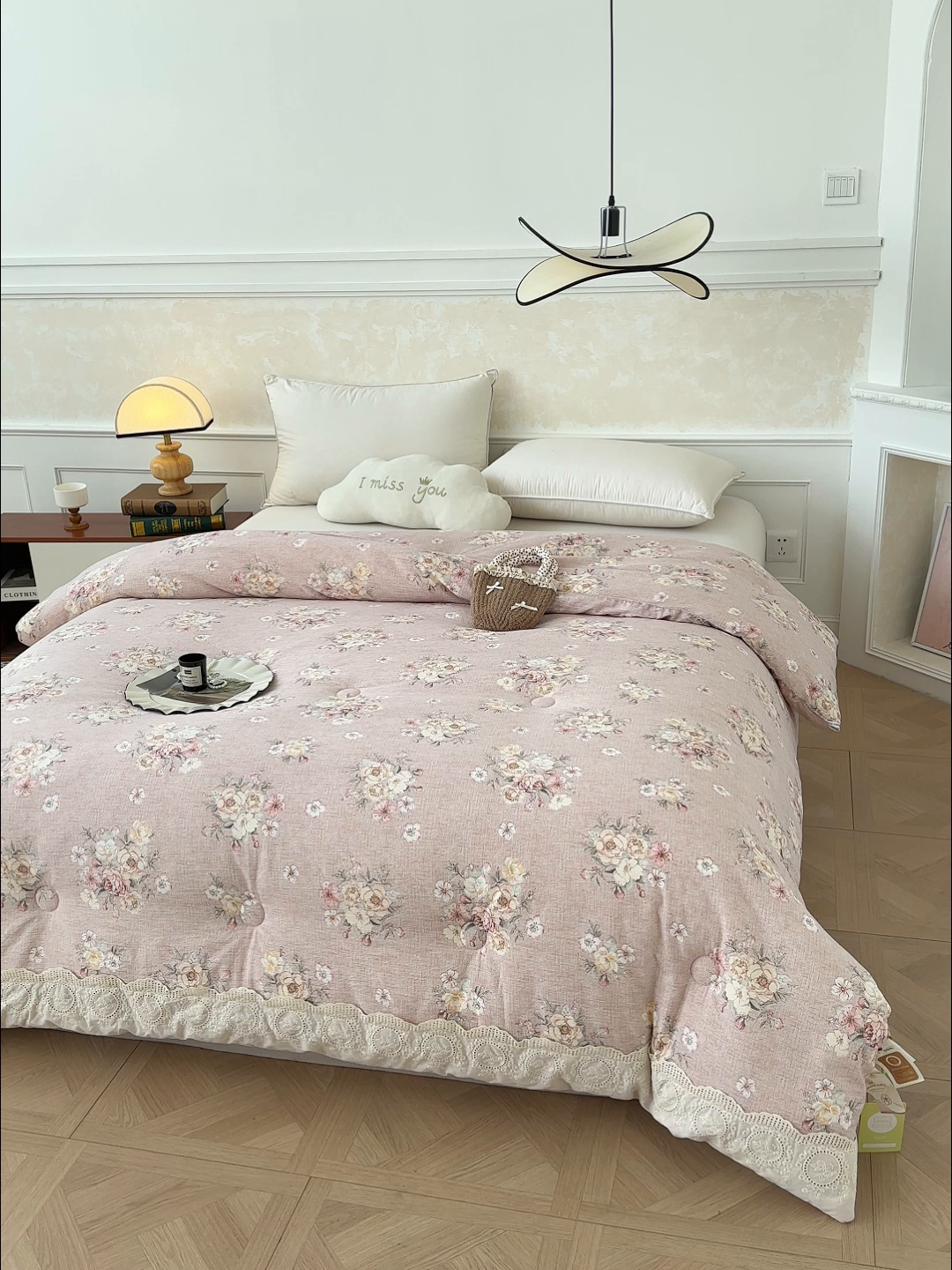 91家纺网 家纺一手货源 找家纺 芯恋 25年新款亚麻风全棉花边云感冬被四季被加厚冬被 花弄影