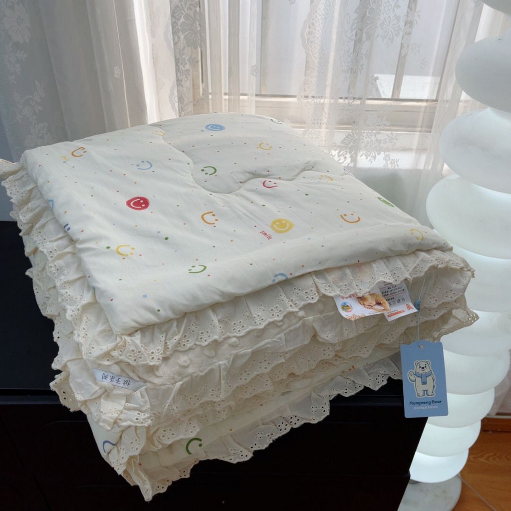 91家纺网 家纺一手货源 找家纺 暖居 2025新款纯棉花边款春秋豆豆被四季通用 笑脸