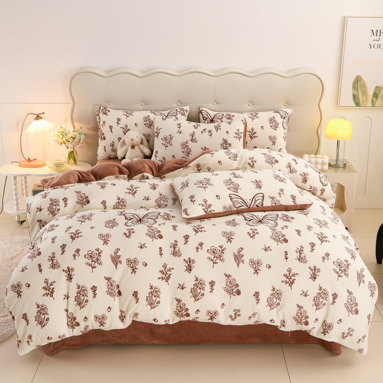 91家纺网 家纺一手货源 找家纺 紫月轩家纺 2025新款A类牛奶绒小清新印花四件套 碎花蝶语