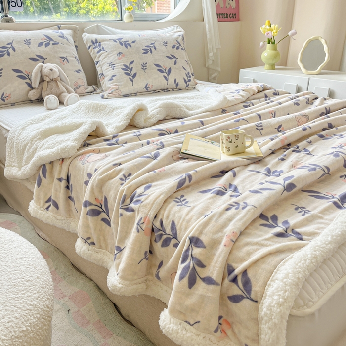 91家纺网 家纺一手货源 找家纺 沐慕 2025新款牛奶绒拼羊羔绒毛毯盖毯毯子 毛毯-兔稚