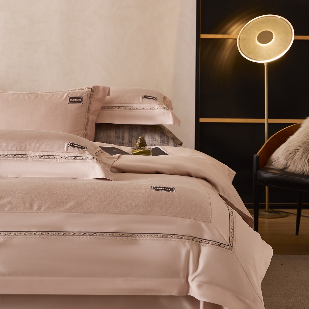 91家纺网 家纺一手货源 找家纺 （总）玖玖爱家纺 2025新款千纱臻品金银丝真丝缎四件套-香奈