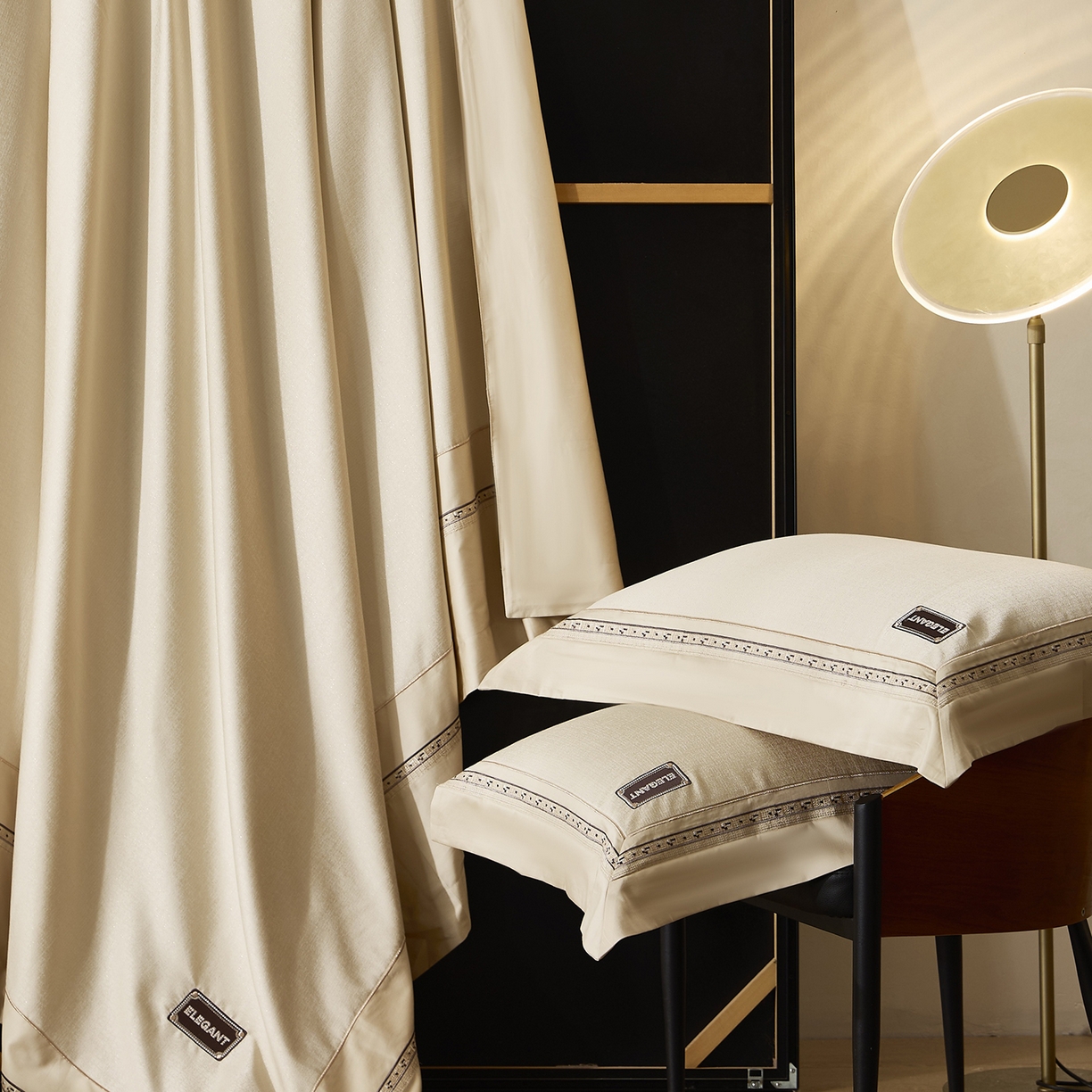 91家纺网 家纺一手货源 找家纺 玖玖爱家纺 2025新款千纱臻品金银丝真丝缎四件套-香奈 香奈-香槟