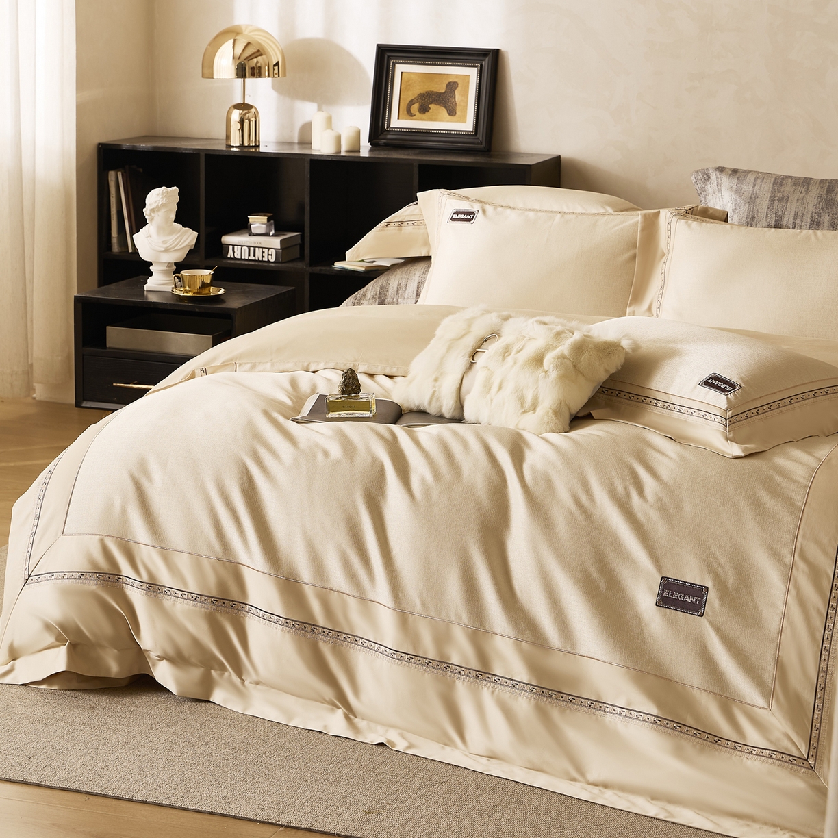 91家纺网 家纺一手货源 找家纺 玖玖爱家纺 2025新款千纱臻品金银丝真丝缎四件套-香奈 香奈-香槟