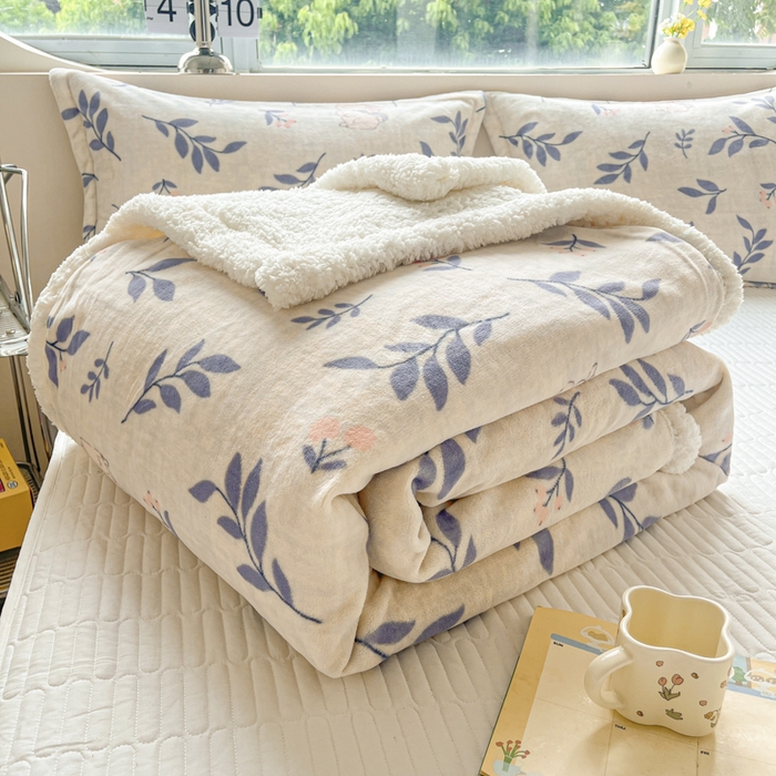 91家纺网 家纺一手货源 找家纺 沐慕 2025新款牛奶绒拼羊羔绒毛毯盖毯毯子 毛毯-兔稚