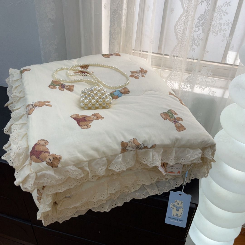91家纺网 家纺一手货源 找家纺 暖居 2025新款纯棉花边款春秋豆豆被四季通用 熊和兔子