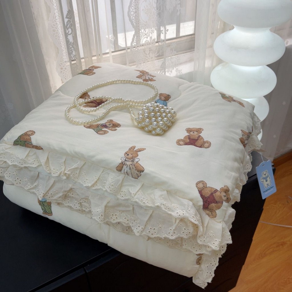 91家纺网 家纺一手货源 找家纺 暖居 2025新款纯棉花边款春秋豆豆被四季通用 熊和兔子