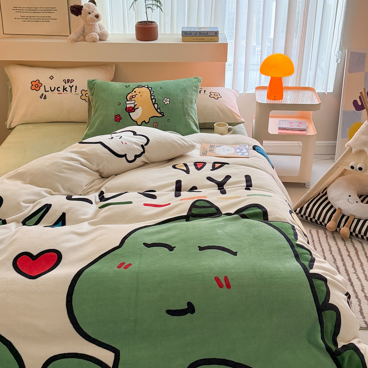 91家纺网 家纺一手货源 找家纺 悦织湾家纺 2025新款大版卡通印花牛奶绒四件套儿童床绒套件学生宿舍单双人床上用品三四件套 友爱龙龙