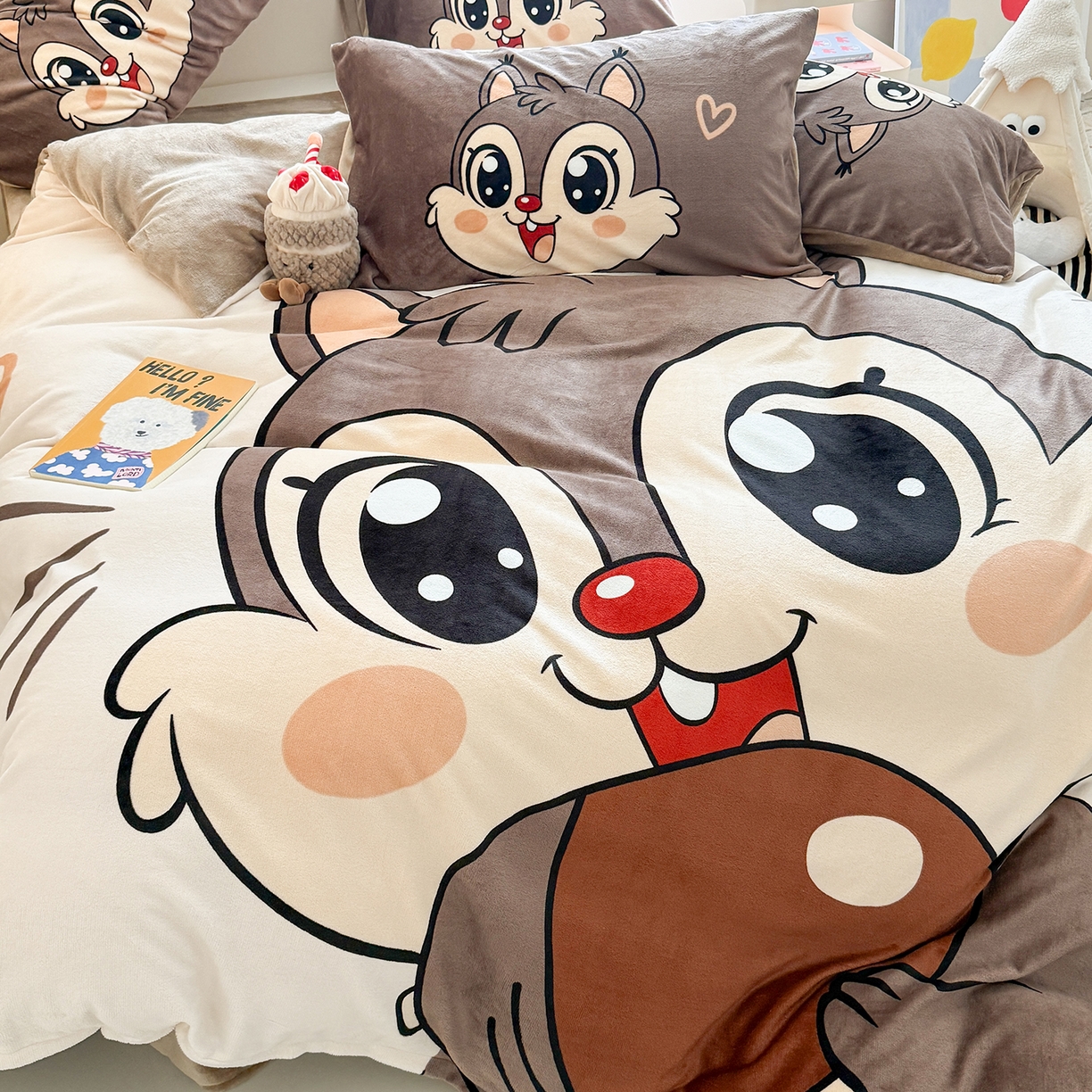 91家纺网 家纺一手货源 找家纺 悦织湾家纺 2025新款大版卡通印花牛奶绒四件套儿童床绒套件学生宿舍单双人床上用品三四件套 可爱松鼠