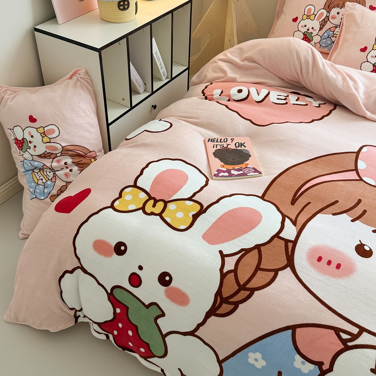 91家纺网 家纺一手货源 找家纺 悦织湾家纺 2025新款大版卡通印花牛奶绒四件套儿童床绒套件学生宿舍单双人床上用品三四件套 女孩与兔