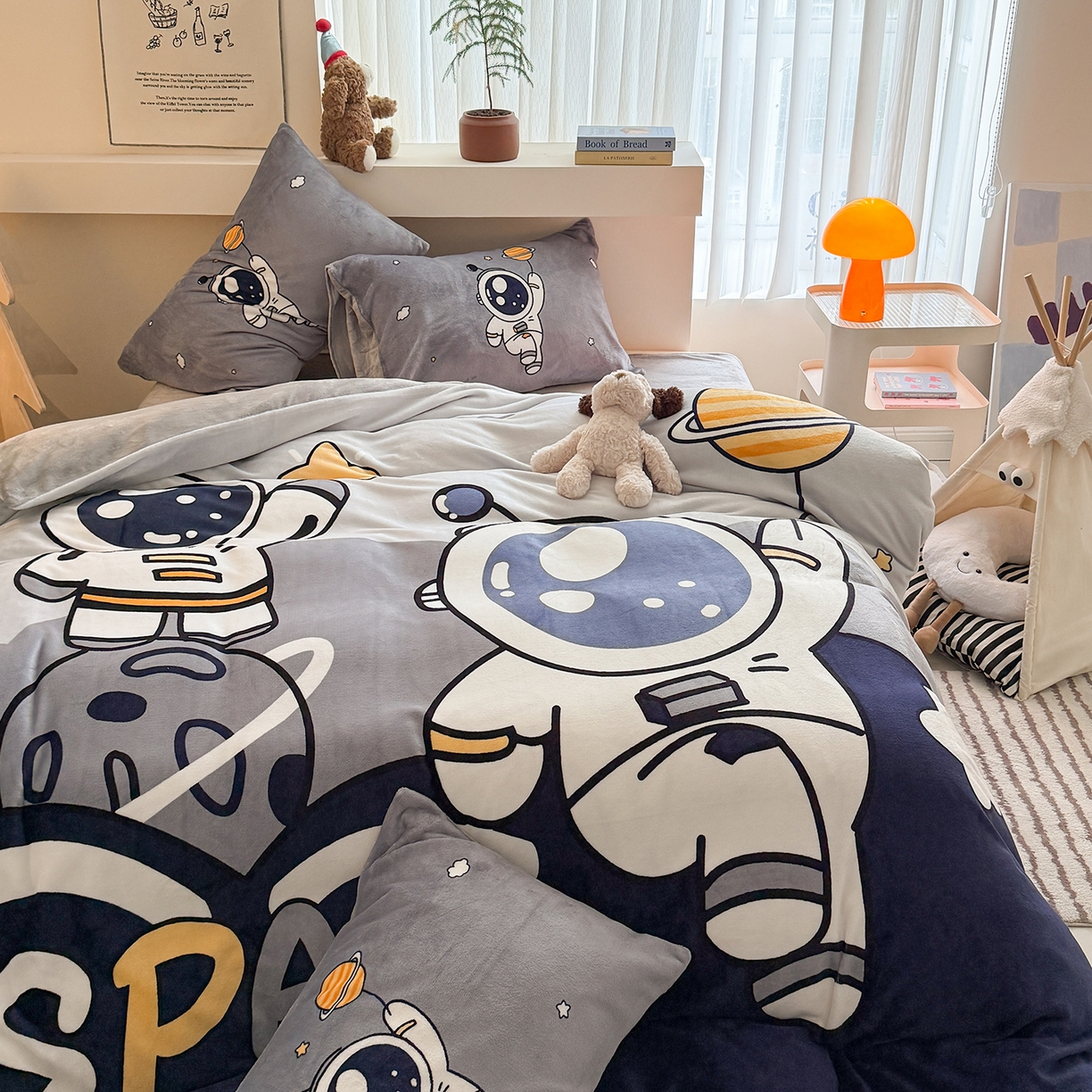 91家纺网 家纺一手货源 找家纺 悦织湾家纺 2025新款大版卡通印花牛奶绒四件套儿童床绒套件学生宿舍单双人床上用品三四件套 遨游太空