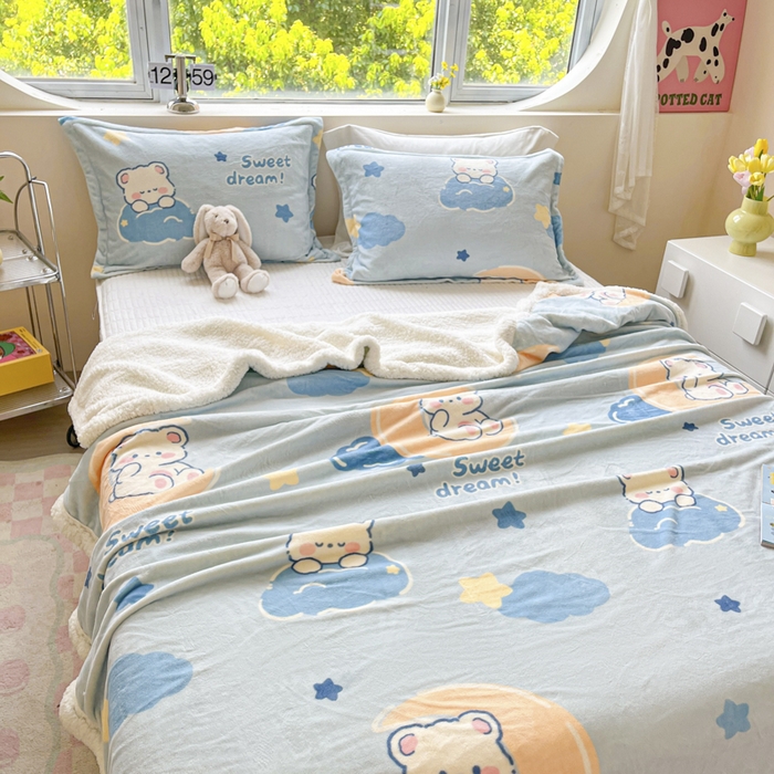 91家纺网 家纺一手货源 找家纺 沐慕 2025新款牛奶绒拼羊羔绒毛毯盖毯毯子 毛毯-晚安熊