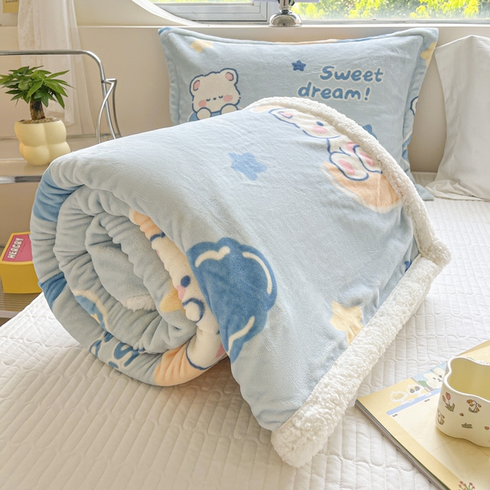 91家纺网 家纺一手货源 找家纺 沐慕 2025新款牛奶绒拼羊羔绒毛毯盖毯毯子 毛毯-晚安熊