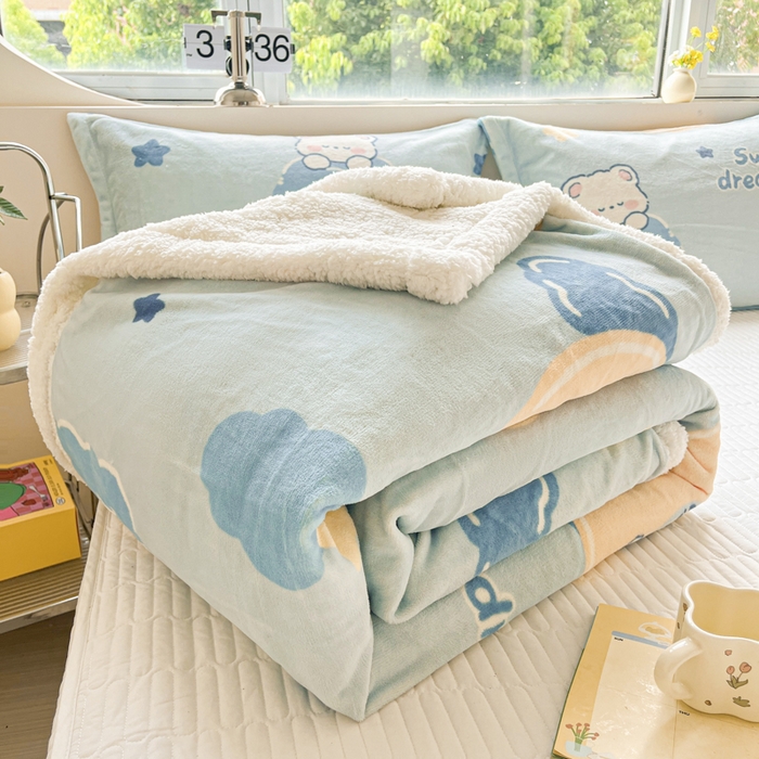 91家纺网 家纺一手货源 找家纺 沐慕 2025新款牛奶绒拼羊羔绒毛毯盖毯毯子 毛毯-晚安熊