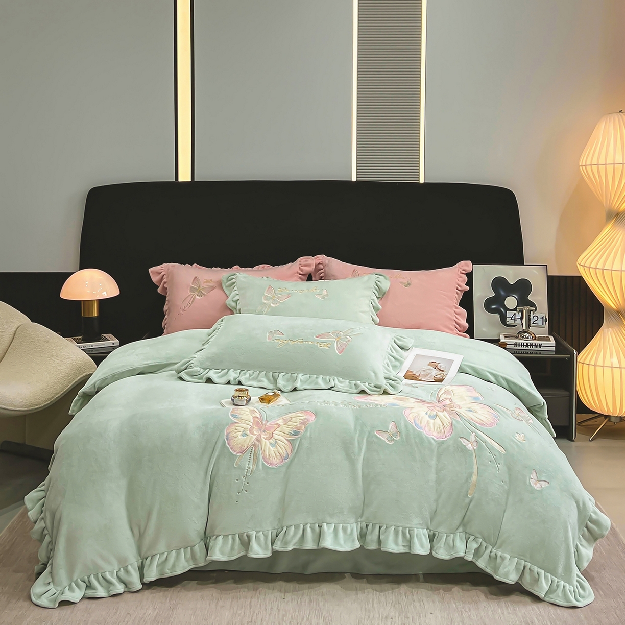 91家纺网 家纺一手货源 找家纺 （总）悦织湾家纺 2025新款230克9.5斤重牛奶绒宝宝绒贴布绣四件套蝴蝶款高密保暖轻奢时尚床上用品四件套