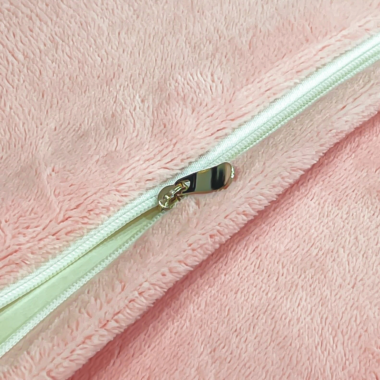 91家纺网 家纺一手货源 找家纺 悦织湾家纺 2025新款230克9.5斤重牛奶绒宝宝绒贴布绣四件套蝴蝶款高密保暖轻奢时尚床上用品四件套 蝴蝶-浅粉