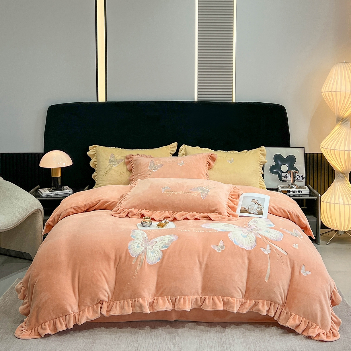 91家纺网 家纺一手货源 找家纺 （总）悦织湾家纺 2025新款230克9.5斤重牛奶绒宝宝绒贴布绣四件套蝴蝶款高密保暖轻奢时尚床上用品四件套