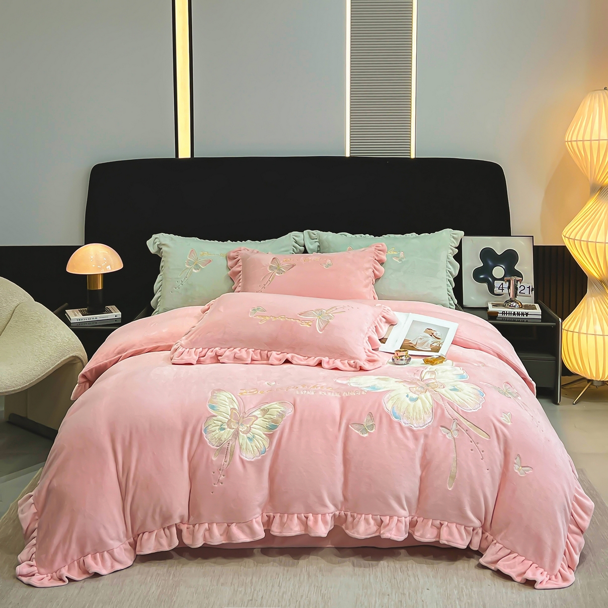 悦织湾家纺 2025新款230克9.5斤重牛奶绒宝宝绒贴布绣四件套蝴蝶款高密保暖轻奢时尚床上用品四件套 蝴蝶-浅粉