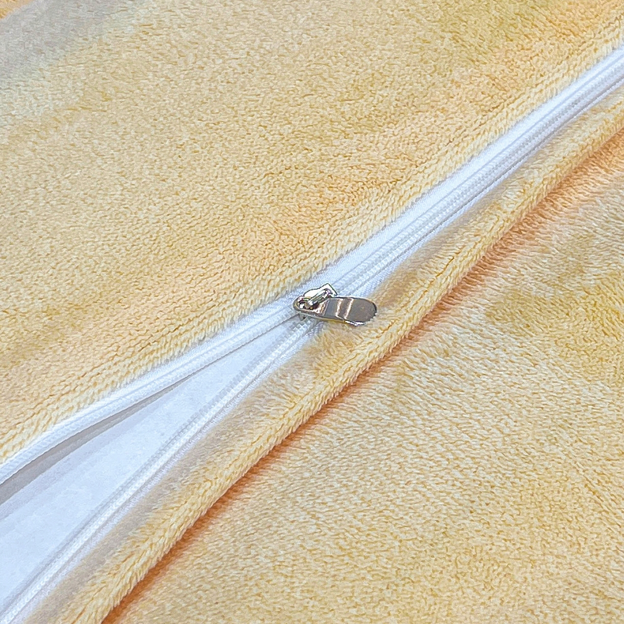 91家纺网 家纺一手货源 找家纺 悦织湾家纺 2025新款230克9.5斤重牛奶绒宝宝绒贴布绣四件套蝴蝶款高密保暖轻奢时尚床上用品四件套 蝴蝶-嫩黄色