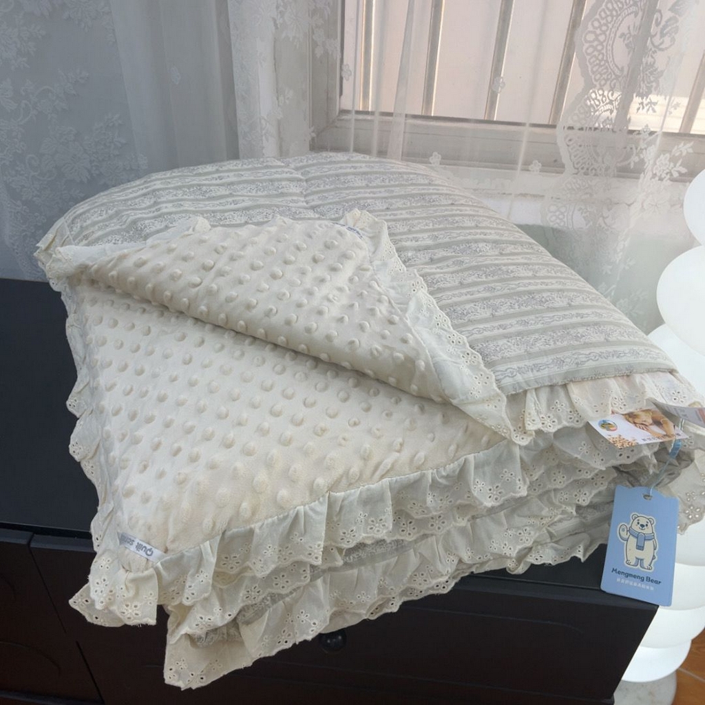 91家纺网 家纺一手货源 找家纺 暖居 2025新款纯棉花边款春秋豆豆被四季通用 伊甸园