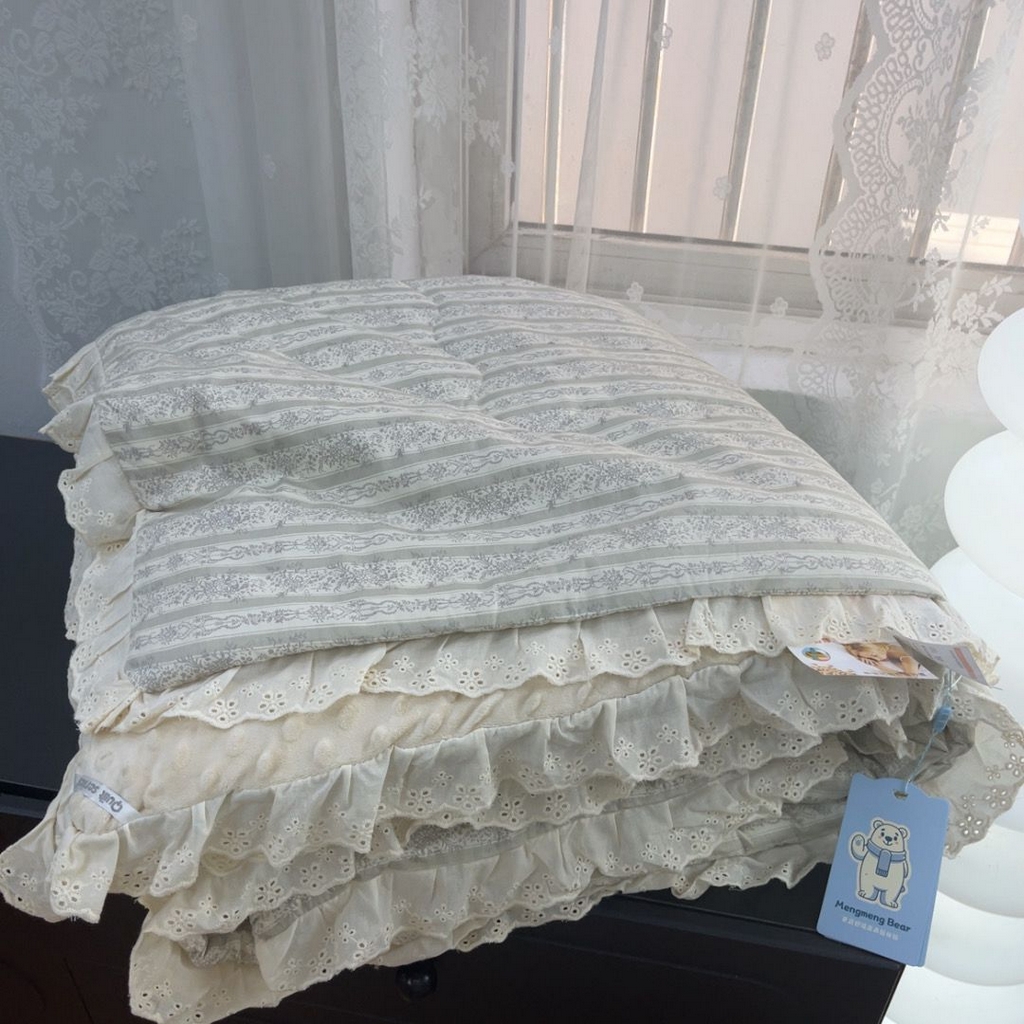 91家纺网 家纺一手货源 找家纺 暖居 2025新款纯棉花边款春秋豆豆被四季通用 伊甸园