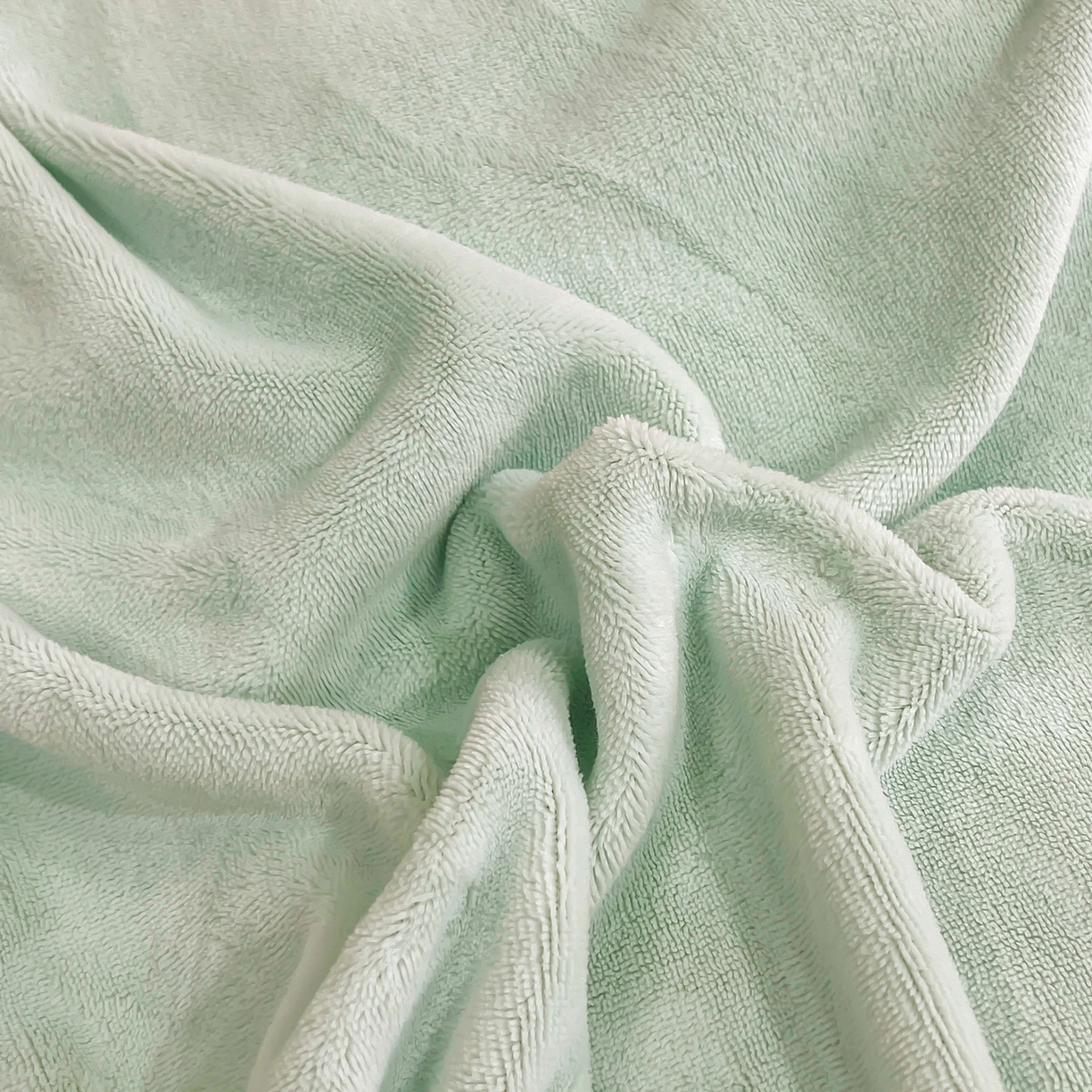 91家纺网 家纺一手货源 找家纺 悦织湾家纺 2025新款230克9.5斤重牛奶绒宝宝绒贴布绣四件套蝴蝶款高密保暖轻奢时尚床上用品四件套 蝴蝶-草兰