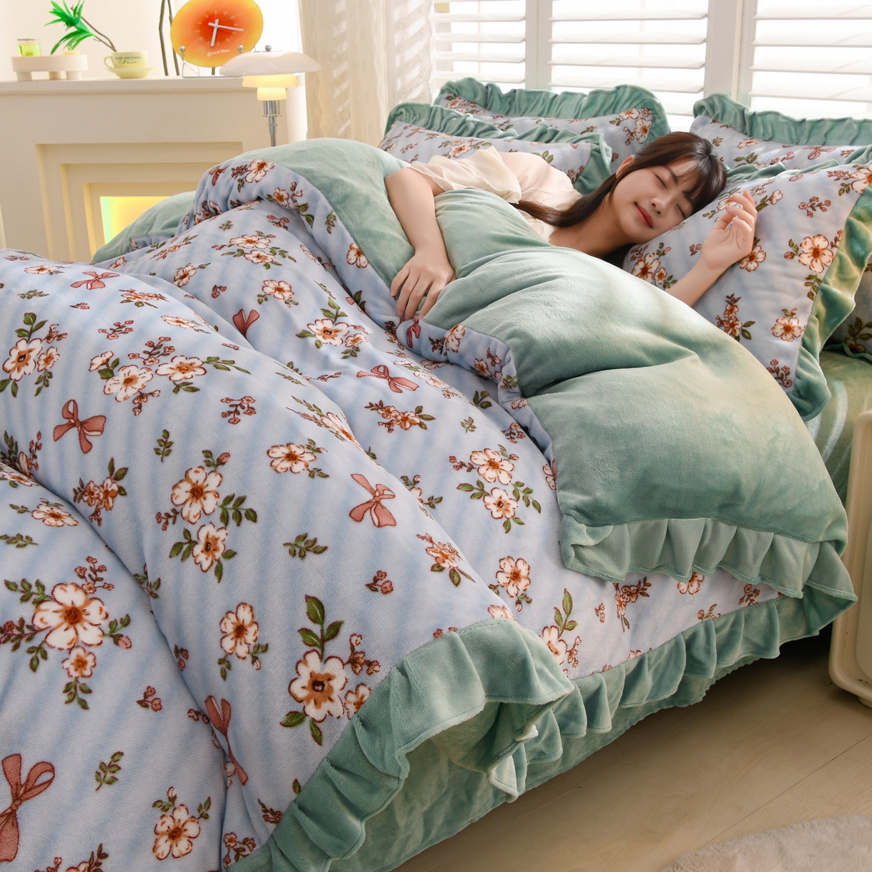 91家纺网 家纺一手货源 找家纺 紫月轩家纺 2025新款韩版牛奶绒花边款四件套 碎花轻语