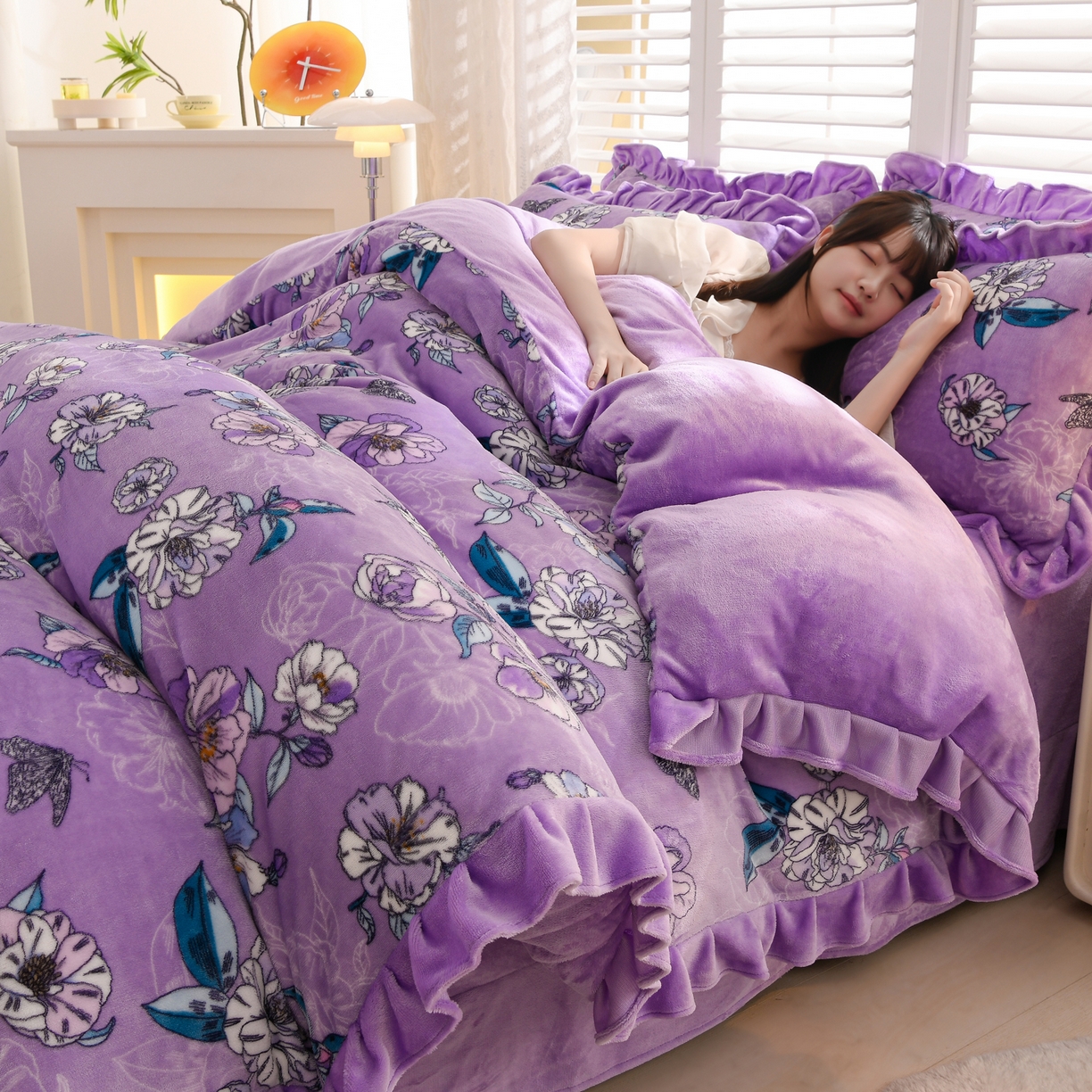 91家纺网 家纺一手货源 找家纺 紫月轩家纺 2025新款韩版牛奶绒花边款四件套 紫梦纱