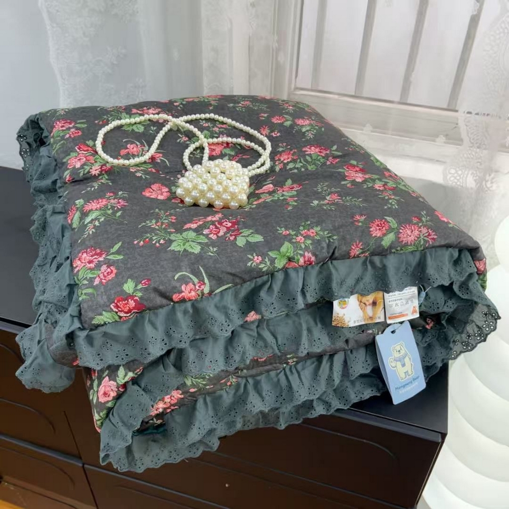91家纺网 家纺一手货源 找家纺 暖居 2025新款纯棉花边款春秋豆豆被四季通用 中国美