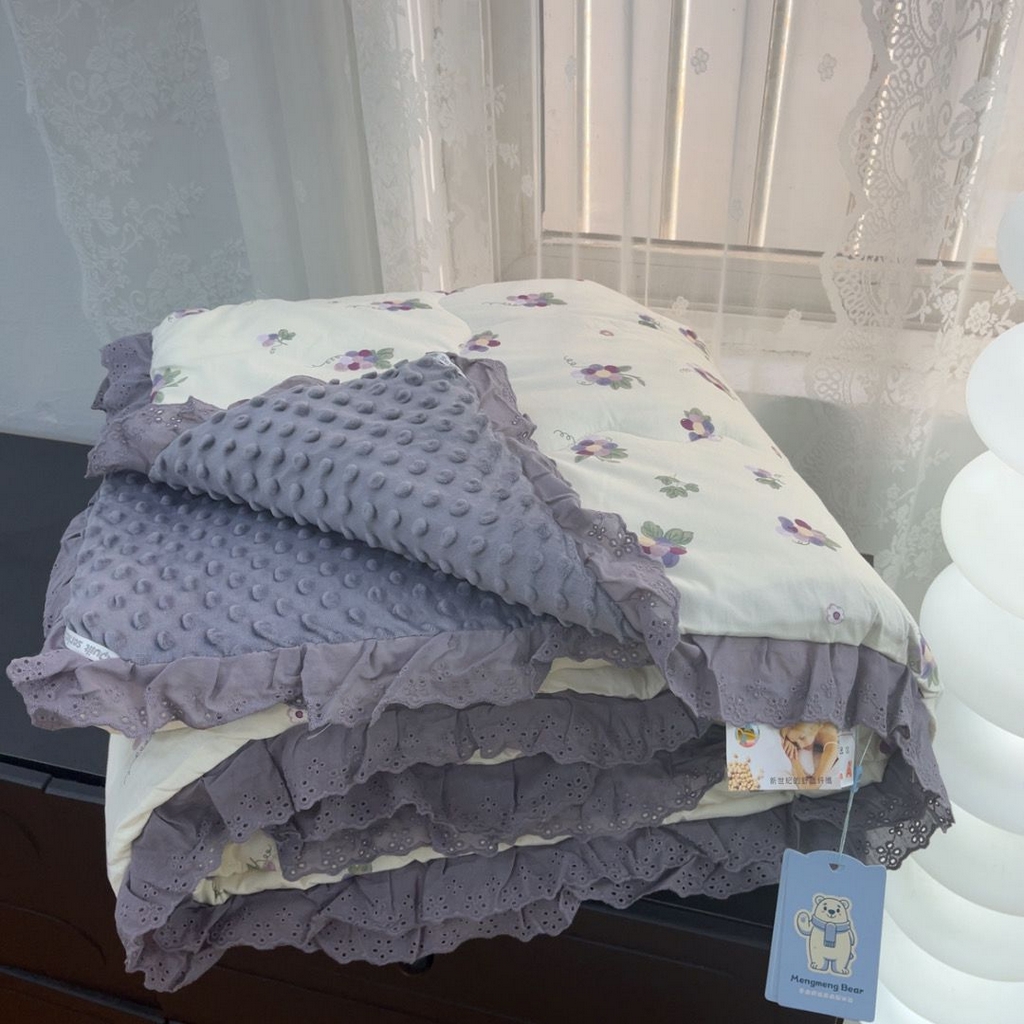 91家纺网 家纺一手货源 找家纺 暖居 2025新款纯棉花边款春秋豆豆被四季通用 紫色葡萄
