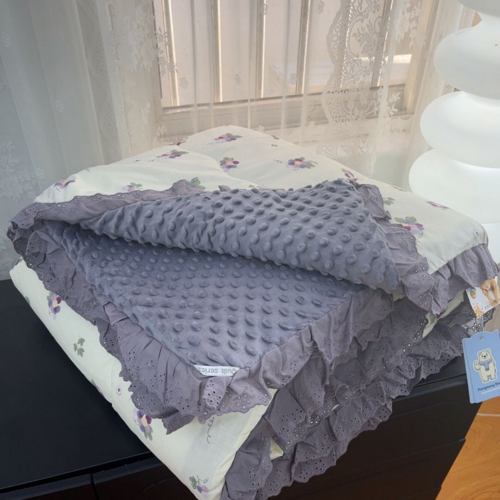 91家纺网 家纺一手货源 找家纺 暖居 2025新款纯棉花边款春秋豆豆被四季通用 紫色葡萄