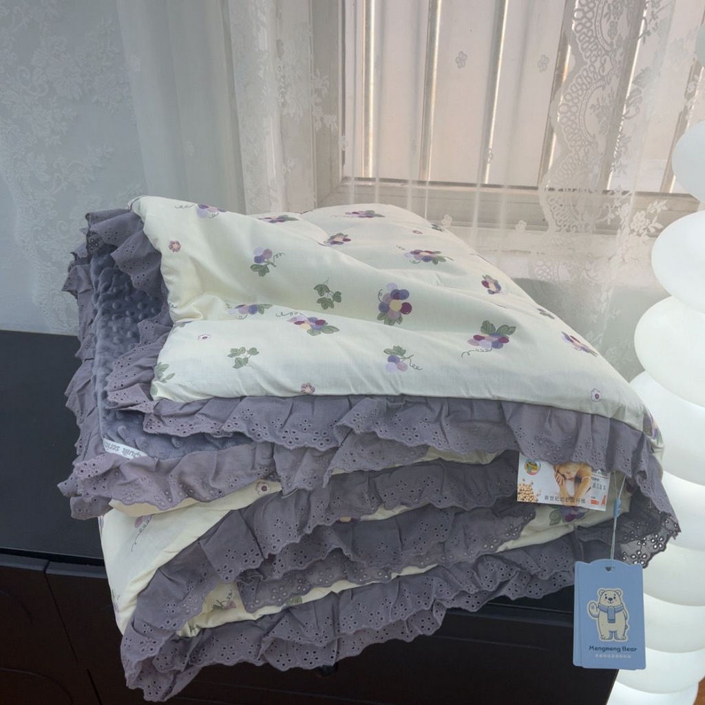 91家纺网 家纺一手货源 找家纺 暖居 2025新款纯棉花边款春秋豆豆被四季通用 紫色葡萄
