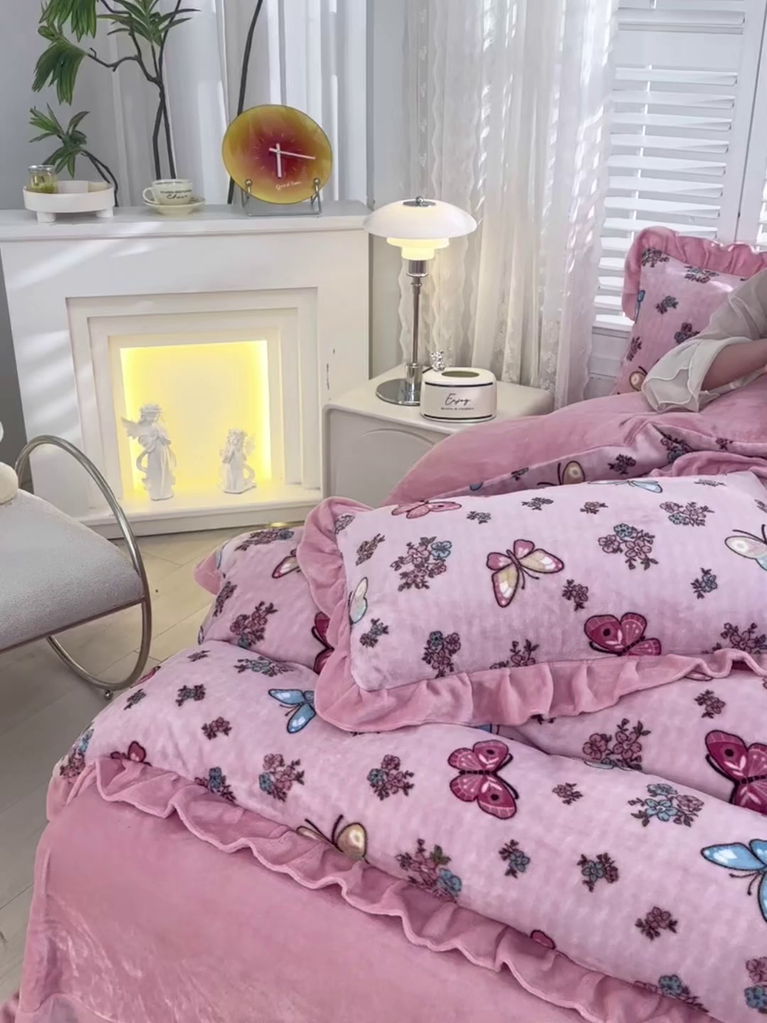 91家纺网 家纺一手货源 找家纺 紫月轩家纺 2025新款韩版牛奶绒花边款四件套 蝴蝶梦