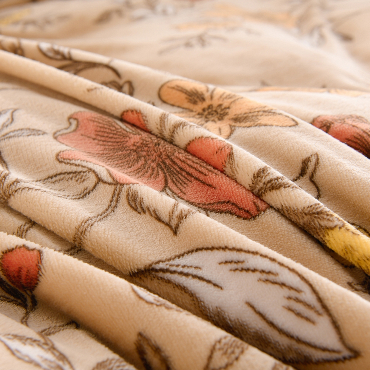 91家纺网 家纺一手货源 找家纺 紫月轩家纺 2025新款韩版牛奶绒花边款四件套 浪漫花卉