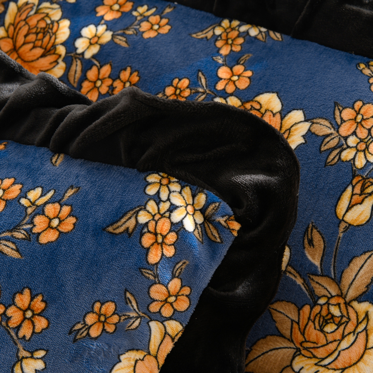 91家纺网 家纺一手货源 找家纺 紫月轩家纺 2025新款韩版牛奶绒花边款四件套 蓝庭序