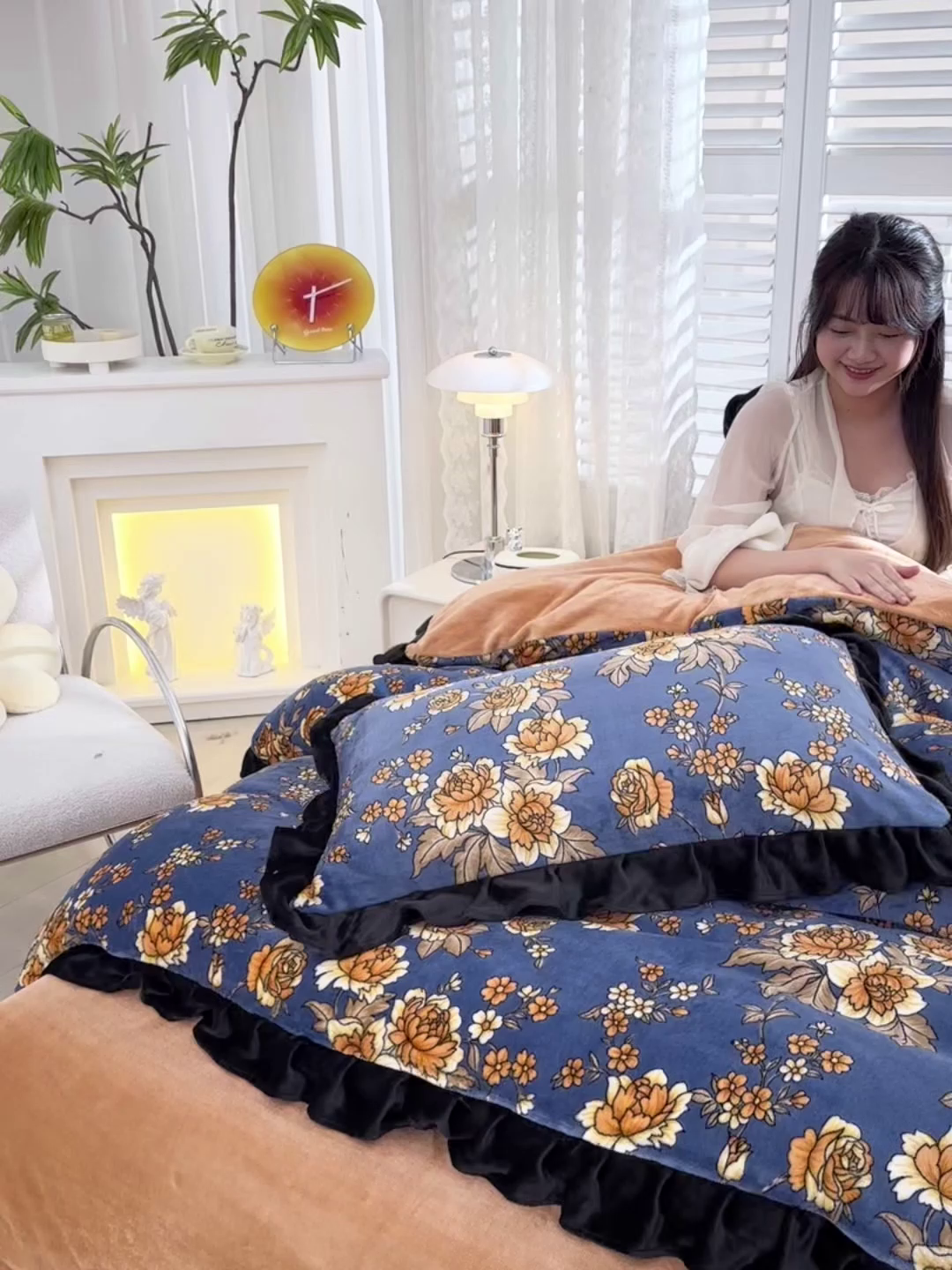 91家纺网 家纺一手货源 找家纺 紫月轩家纺 2025新款韩版牛奶绒花边款四件套 蓝庭序